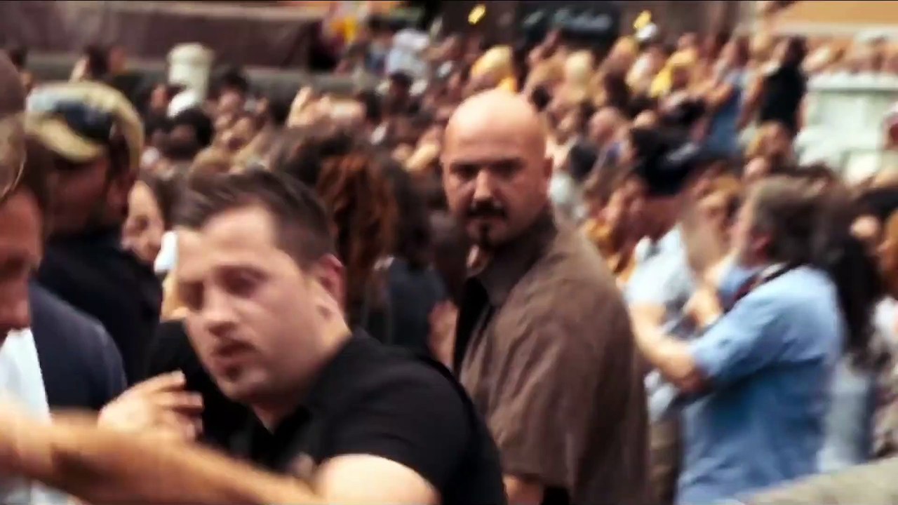 James Bond QUANTUM OF SOLACE movie clip - Chase across the rooftops of Siena