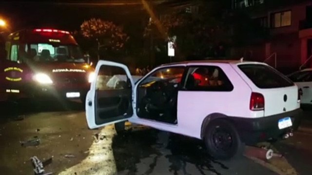 Mulher fica ferida após colisão entre carros na Região Central