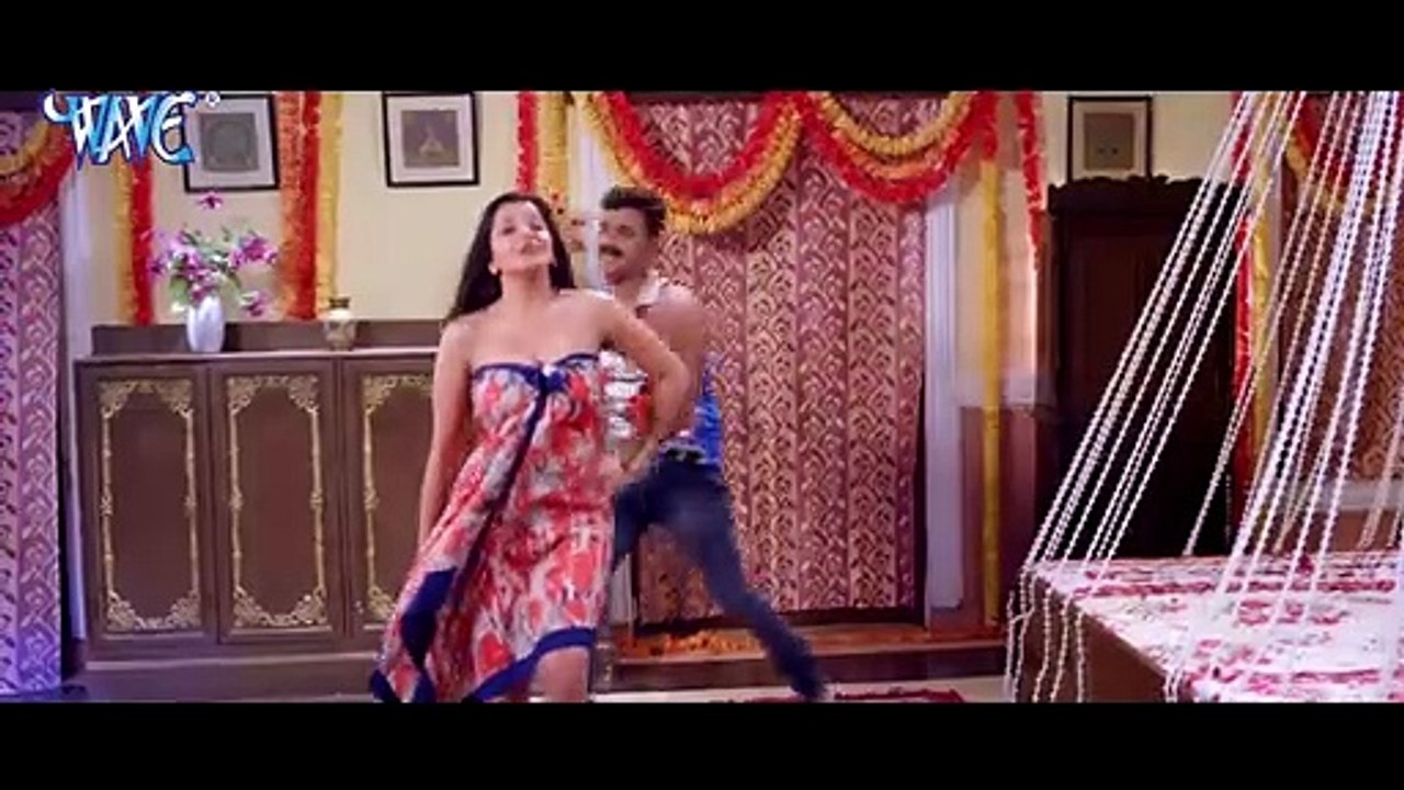 Romance of_Pawan_Singh_-_Akshara_Singh_-_Monalisa_-_Bhojpuri_Hit_Songs bhojpuri world