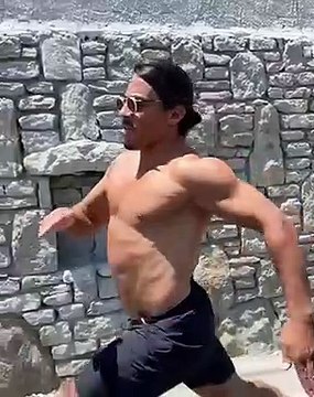 Nusret Gökçe arabayla yarıştı, sosyal medya yıkıldı!