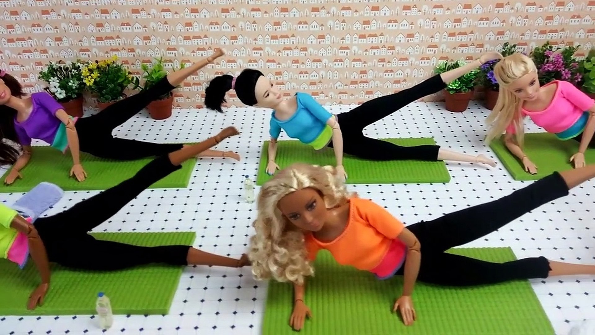 Barbie Yoga Workout Class part 3芭比娃娃瑜伽课Barbie classe boneca Yoga باربي  الطبقة دمية اليوغا - video Dailymotion