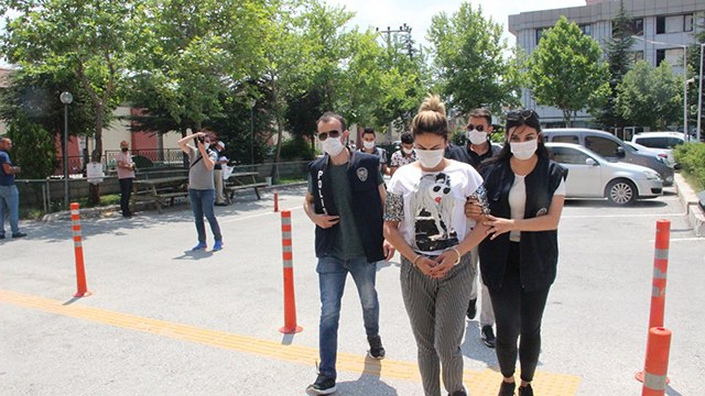 Kafedeki fuhuş pazarlığına polis baskını