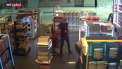 FETÖ'den arananları da yurt dışına kaçıran çeteye 17 ilde darbe