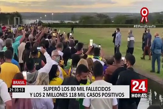 Brasil: Jair Bolsonaro se reunió con simpatizantes a pesar de tener la COVID-19