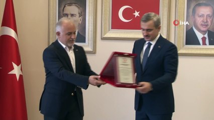 Kızılay’dan AK Parti’ye teşekkür ziyareti