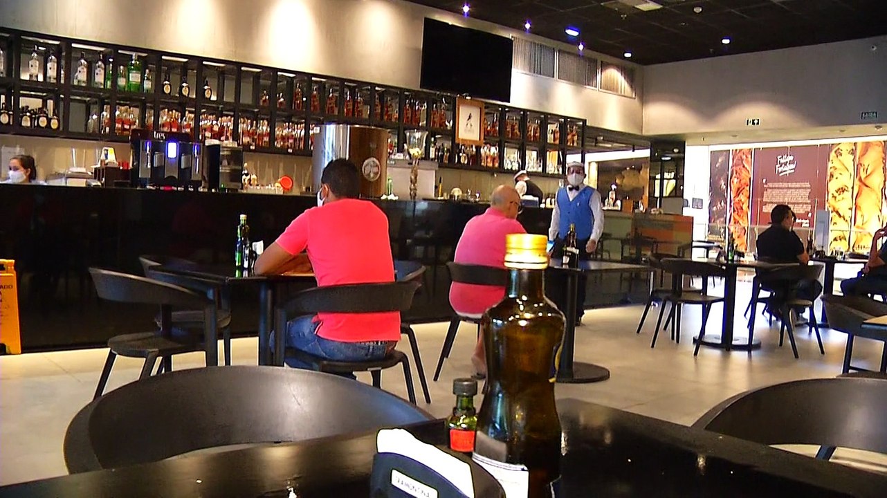 Restaurantes voltam a funcionar no período da noite com protocolo de higiene