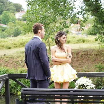 تداول مقطع جريء من كواليس مسلسل انت اطرق بابي تسبب بانفصال هاندا ارتشيل عن حبيبها