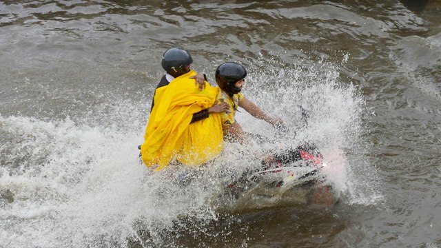 Heavy rainfall in Delhi-NCR brings down temperature