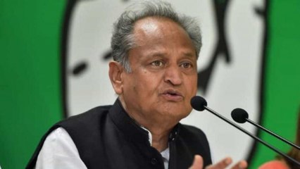 Скачать видео: Ashok Gehlot calls Sachin Pilot worthless, says he backstabbed Congress