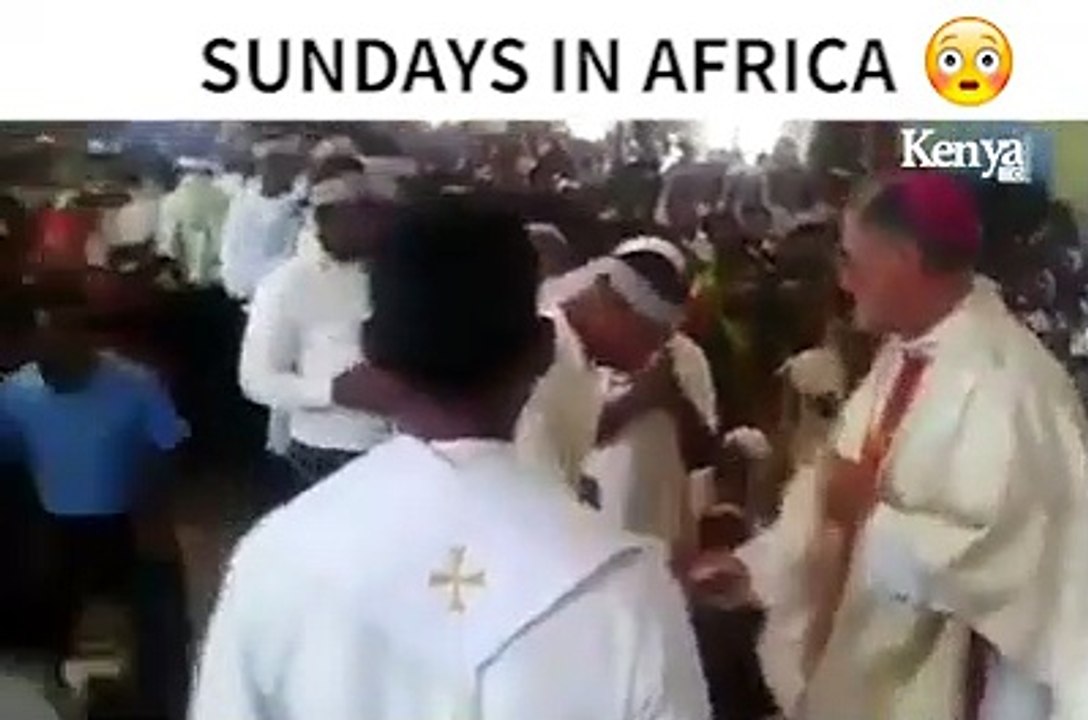 Kenya : un prêtre catholique chicotte ses fidèles