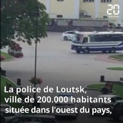 Ukraine : Un homme armé retient en otage « une vingtaine » de passagers d’un bus