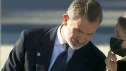 Felipe Roi d'Espagne : Sa fille Leonor le reprend en pleine cérémonie au palais.