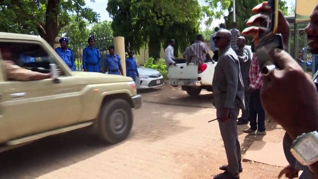 Soudan: jugé pour le coup d'Etat de 1989, Béchir risque la peine de mort