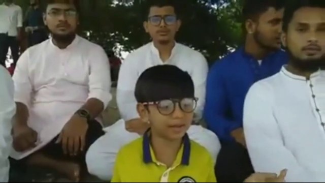 হাজারো ব্যাথা বেধনা ভুলে। ফিরে আসো নি তুমি আপন ঘরে।