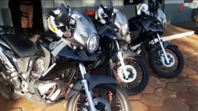 Homem que tinha dois mandados de prisão em aberto é preso após agredir a esposa