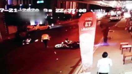 İzmir'de trafik kazası: 1'i polis 2 yaralı
