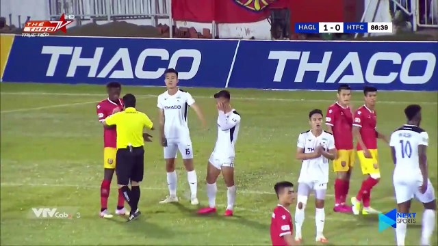 Hồng Lĩnh Hà Tĩnh bức xúc trọng tài từ chối bàn thắng phút cuối trước HAGL - NEXT SPORTS