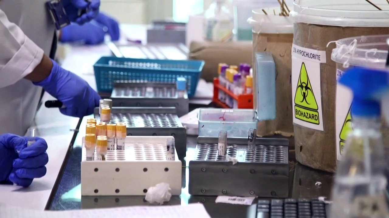 ¿Vacunas contra el coronavirus a precio de costo? No, dicen tres fabricantes