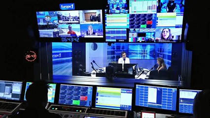 "C'est totalement panique à bord" : pourquoi Trump change de discours sur le coronavirus