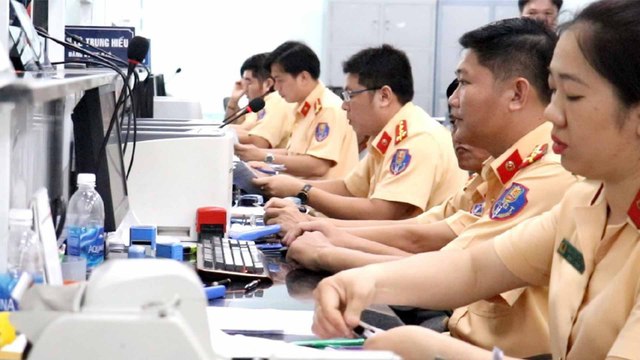 Từ 1/8 có thể khai đăng ký xe qua mạng | VTC