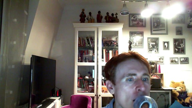 Wiwi égratigne myself n the sea