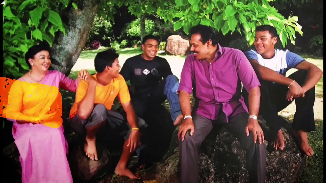 සරත් ෆොන්සේකා මරාගේ රෙදි ගලවයි
