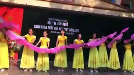 Múa hát: người thầy top múa lớp 7a