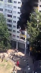 Deux enfants sautent du 3ème étage pour échapper à un incendie