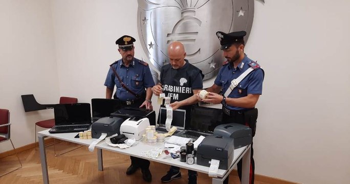Villa Literno (CE) - Marche da bollo false, sequestrata stamperia: in arresto 47enne (22.07.20)