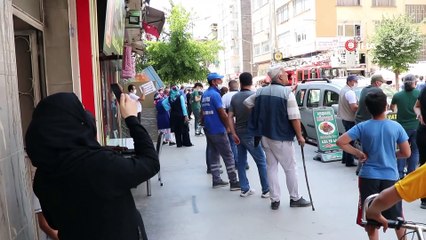 Korona sürecinde bunalıma girdi, 5 yıldır çocuklarını göremediğini iddia ederek soluğu terasta aldı