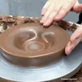 Il réalise une superbe sculpture  entièrement faite en chocolat