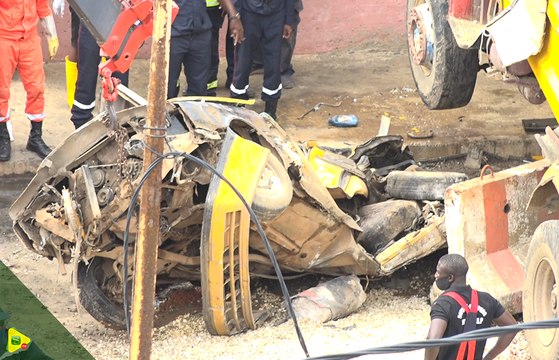 Yoff : Ce camion fou écrase un taxi et tue 3 personnes, les images terribles de l'accident