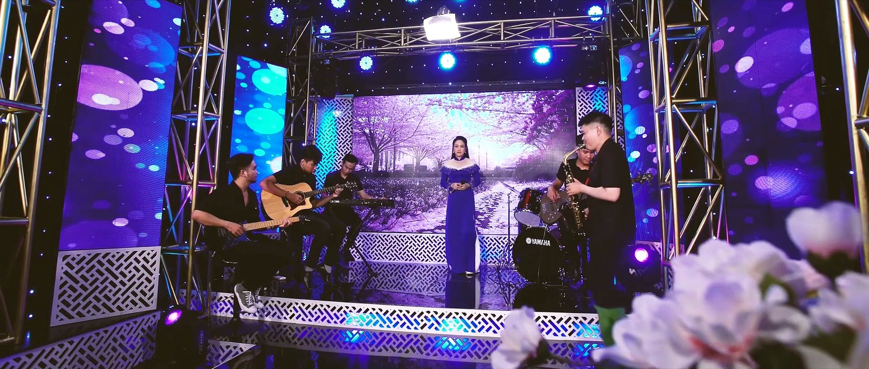 Hai Lối Mộng - Hoàng Thanh Loan