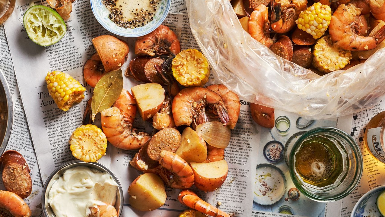 This Vietnamese-Cajun Shrimp Boil Will Be A New Family Favorite