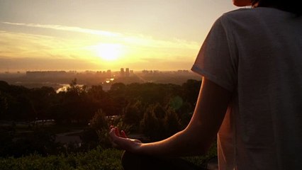 girl meditating-in-yoga-pose-at-sunset 2020 Free Video