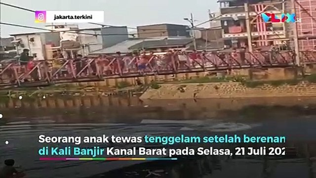 Detik-detik Bocah Kecil Terseret Arus Banjir Kanal Barat