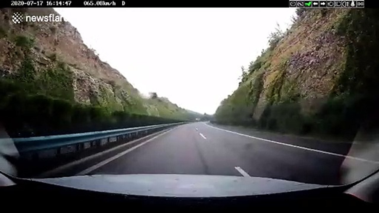 Truck rips doors off car after high speed overtake on Chinese highway