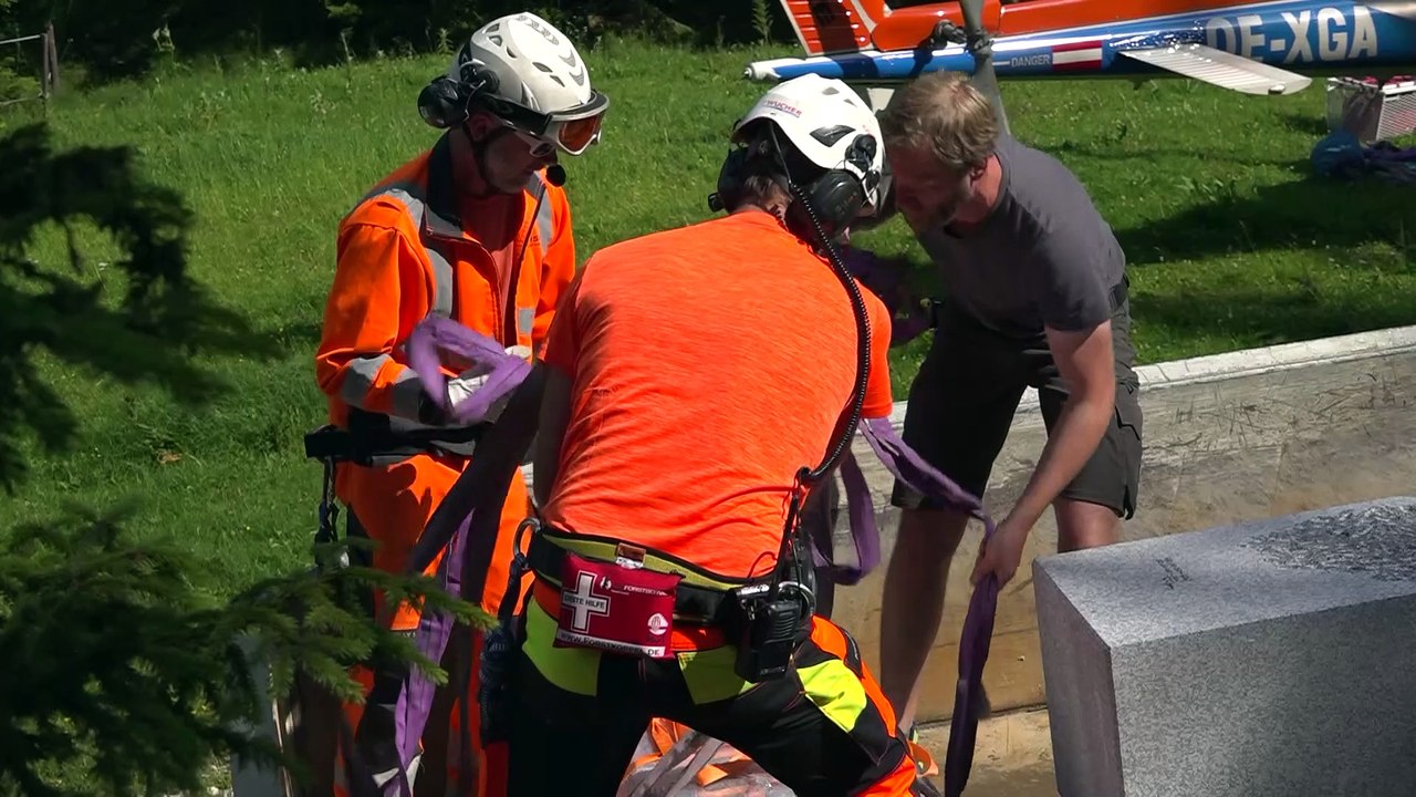 Neues Gipfelkreuz aus Granit markiert die Seekarlspitze im Rofangebirge