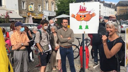 90 manifestants contre le poulailler de Plaudren