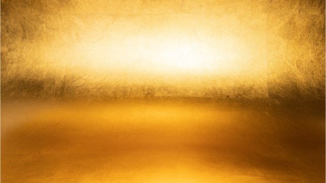 Gold Reaches Highest Level Since 2011