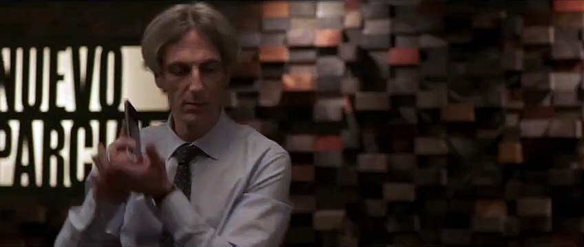 Tráiler película Crónica de una tormenta , dirigida por Mariana Barassi y protagonizada por Ernesto Alterio y Clara Lago. Estreno en cines el 23 de octubre.