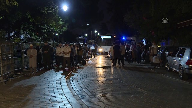 Vatandaşlar, sabah namazında Ayasofya-i Kebir Cami-i Şerifi'ne akın etti - İSTANBUL