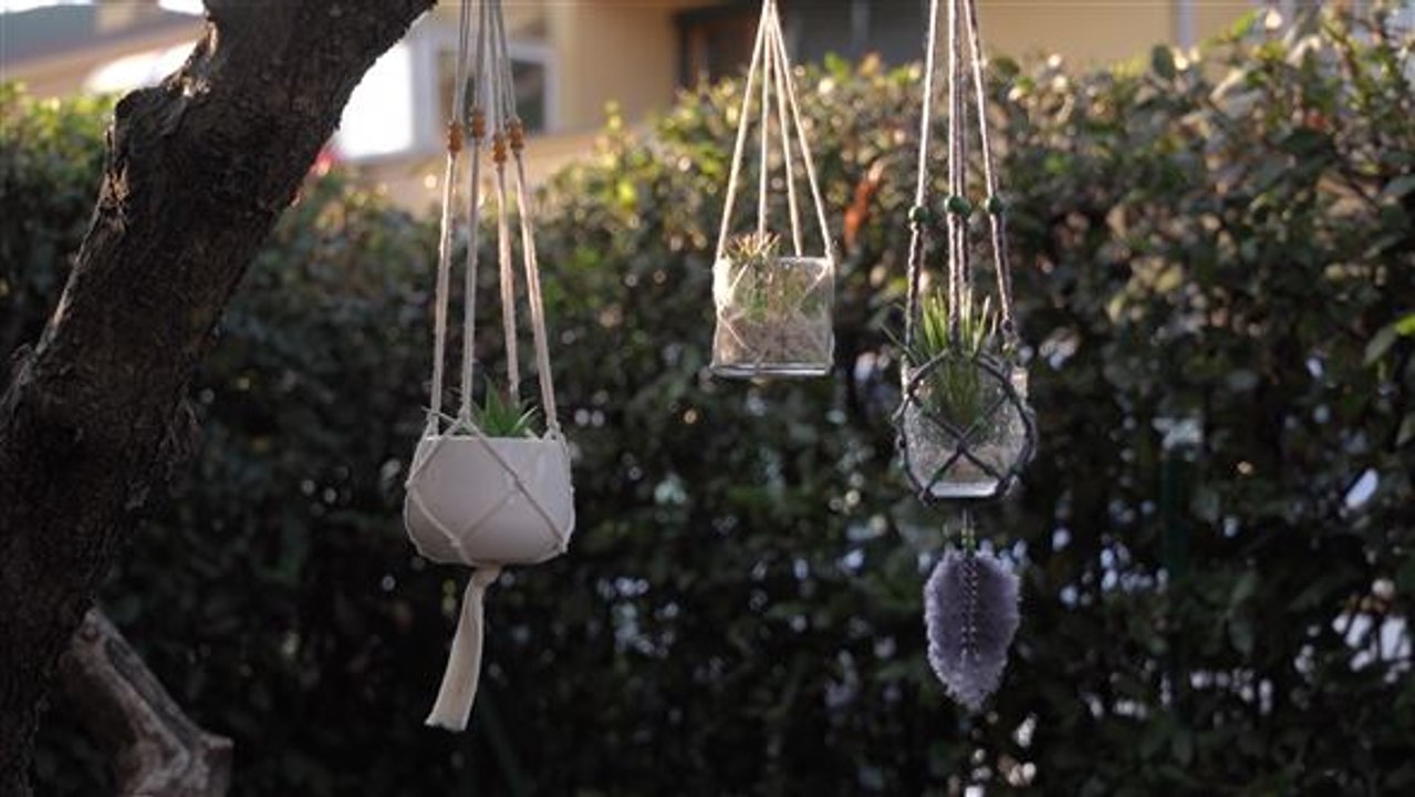 Boho-Heimdekoration: Es ist Zeit, Makramee-Pflanzenhalter herzustellen