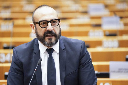 El Quilombo / Entrevista al eurodiputado Jordi Cañas (C's): España necesita grandes reformas para dejar de pedir ayuda a Europa y encima chuleando