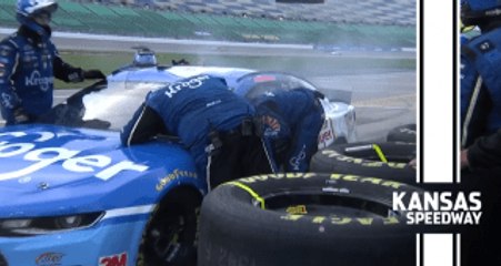 Stenhouse Jr.’s car catches fire at Kansas Speedway