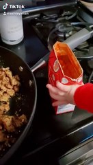 CHEF KOBE MAKES PORK SAUSAGE BOLOGNESE