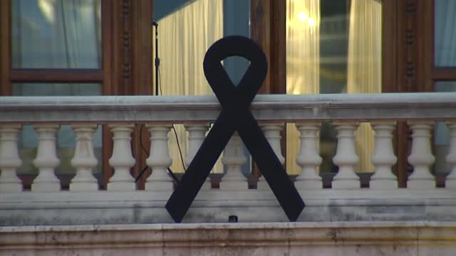 Valencia rinde homenaje a las víctimas del Covid-19 con un emotivo acto