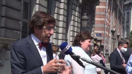 Coronavirus: le port du masque buccal obligatoire dans les lieux et services publics dès samedi