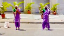 Viral Video: வயிற்றுப்பிழைப்புக்காக ரோட்டில் சிலம்பம் சுற்றும் மூதாட்டி | Oneindia Tamil