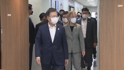 문 대통령 "재외동포 생명·안전 보호는 국가의 의무" / YTN